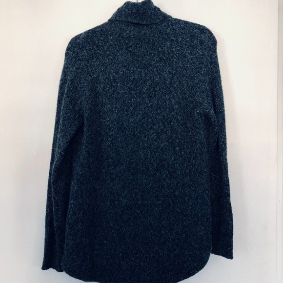 Sold Micheal Micheal Kors Gray/Black Turtle Neck Sweater- Size Medium - Picture 8 of 8